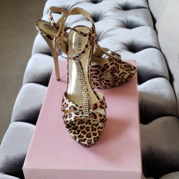 Satin leopard heels - Picture 2 of 5